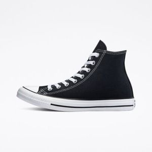 Chuck Taylor All Star Classic Size 8 - Black